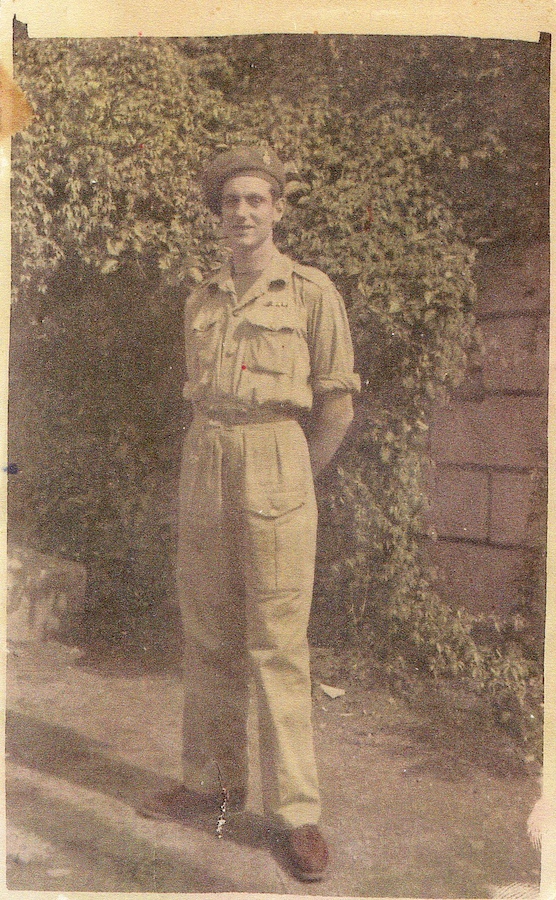 Gordon Smith,1945.jpg